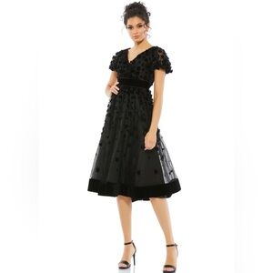 New Mac Duggal EMBELLISHED BUTTERFLY SLEEVE VELVET HEM MIDI DRESS in Black Sz 8